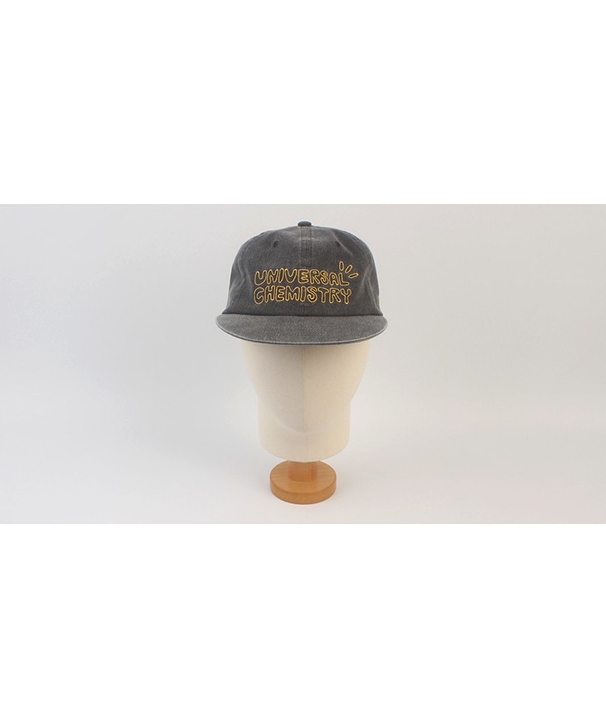 유니버셜 케미스트리(UNIVERSAL CHEMISTRY) Kitch Pigment Washing Gray Strapback Cap 피그먼트모자