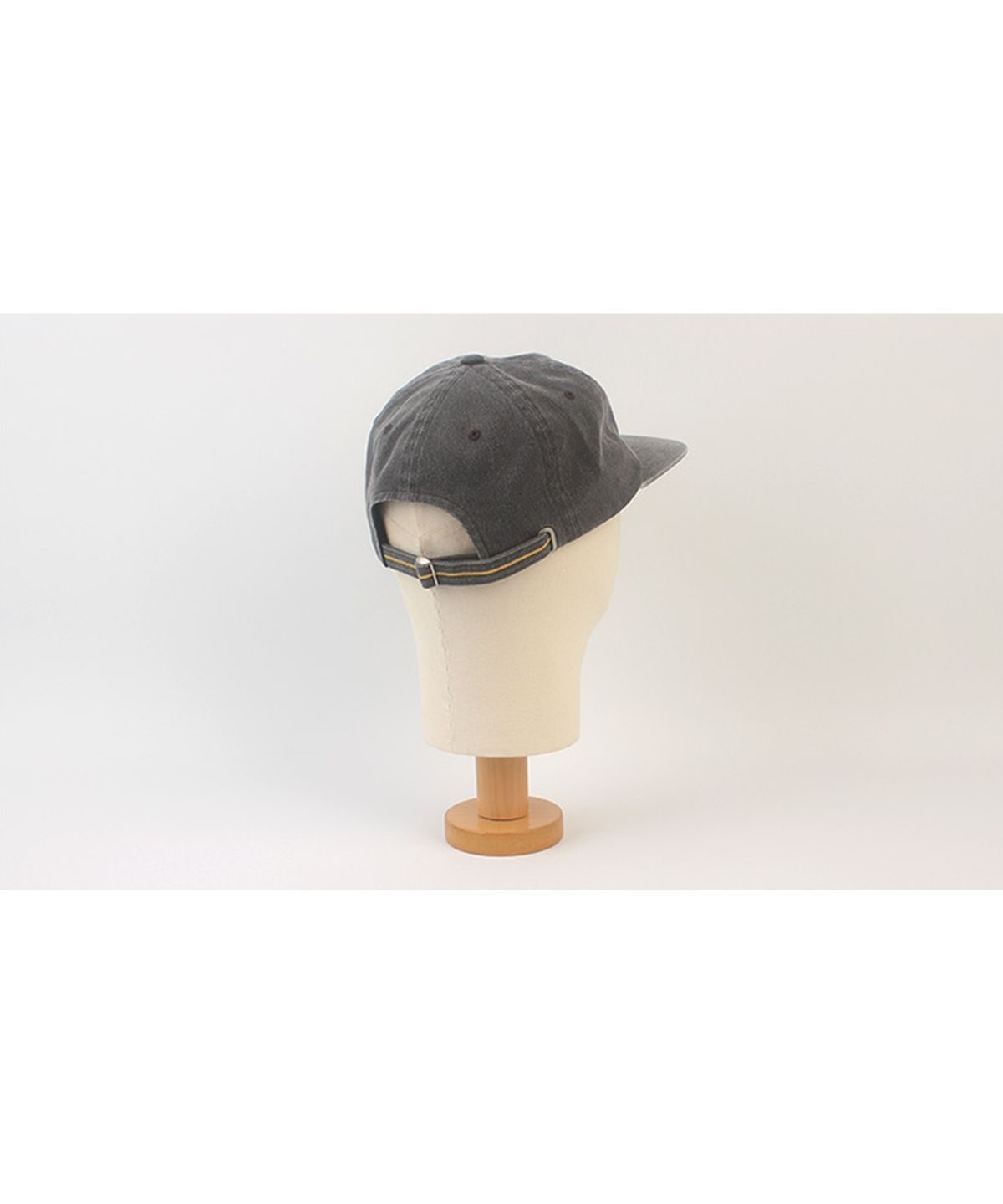 유니버셜 케미스트리(UNIVERSAL CHEMISTRY) Kitch Pigment Washing Gray Strapback Cap 피그먼트모자