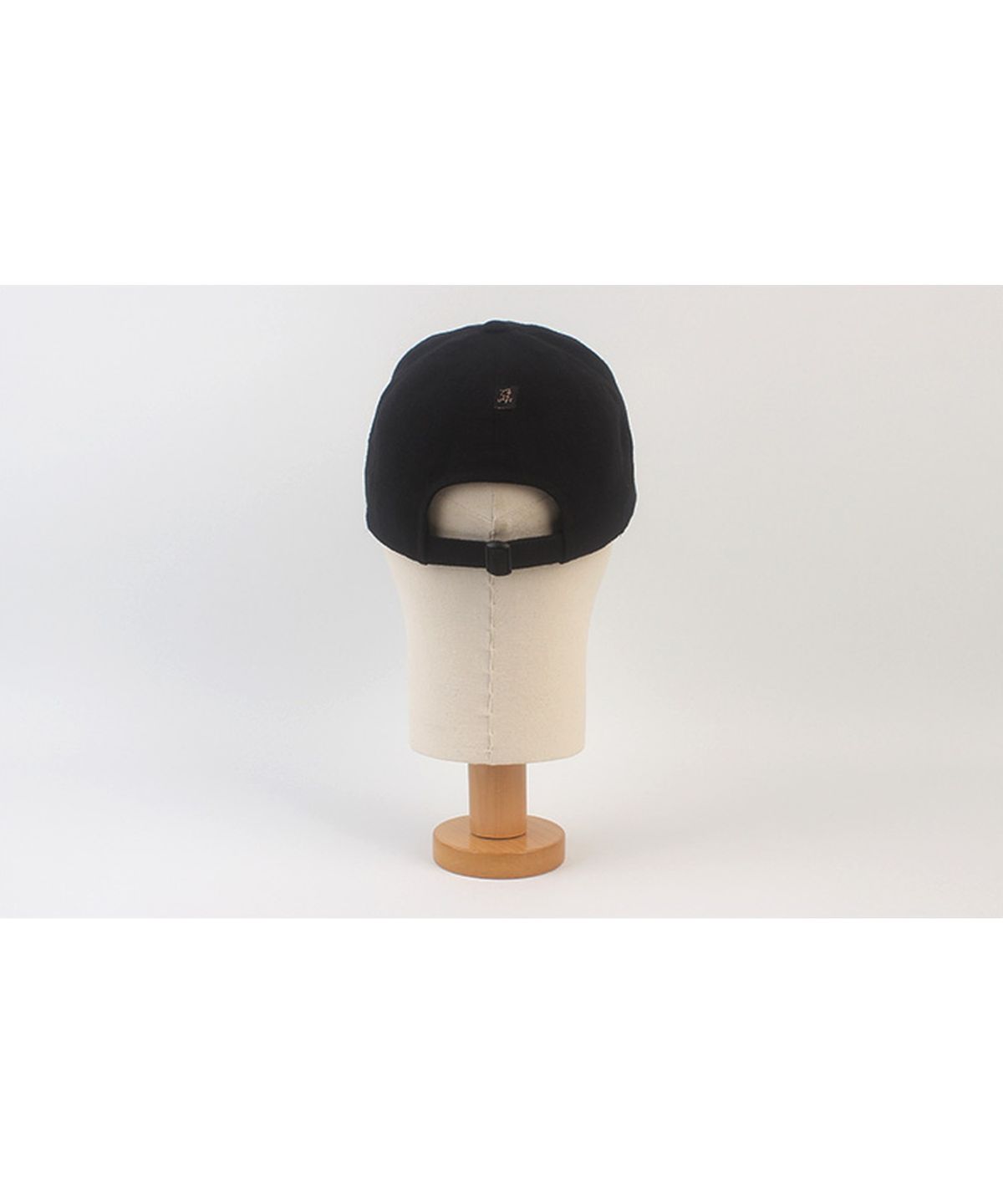 유니버셜 케미스트리(UNIVERSAL CHEMISTRY) Kitch Linen Black Ballcap 린넨모자
