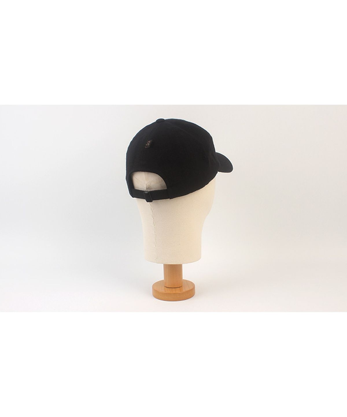 유니버셜 케미스트리(UNIVERSAL CHEMISTRY) Kitch Linen Black Ballcap 린넨모자
