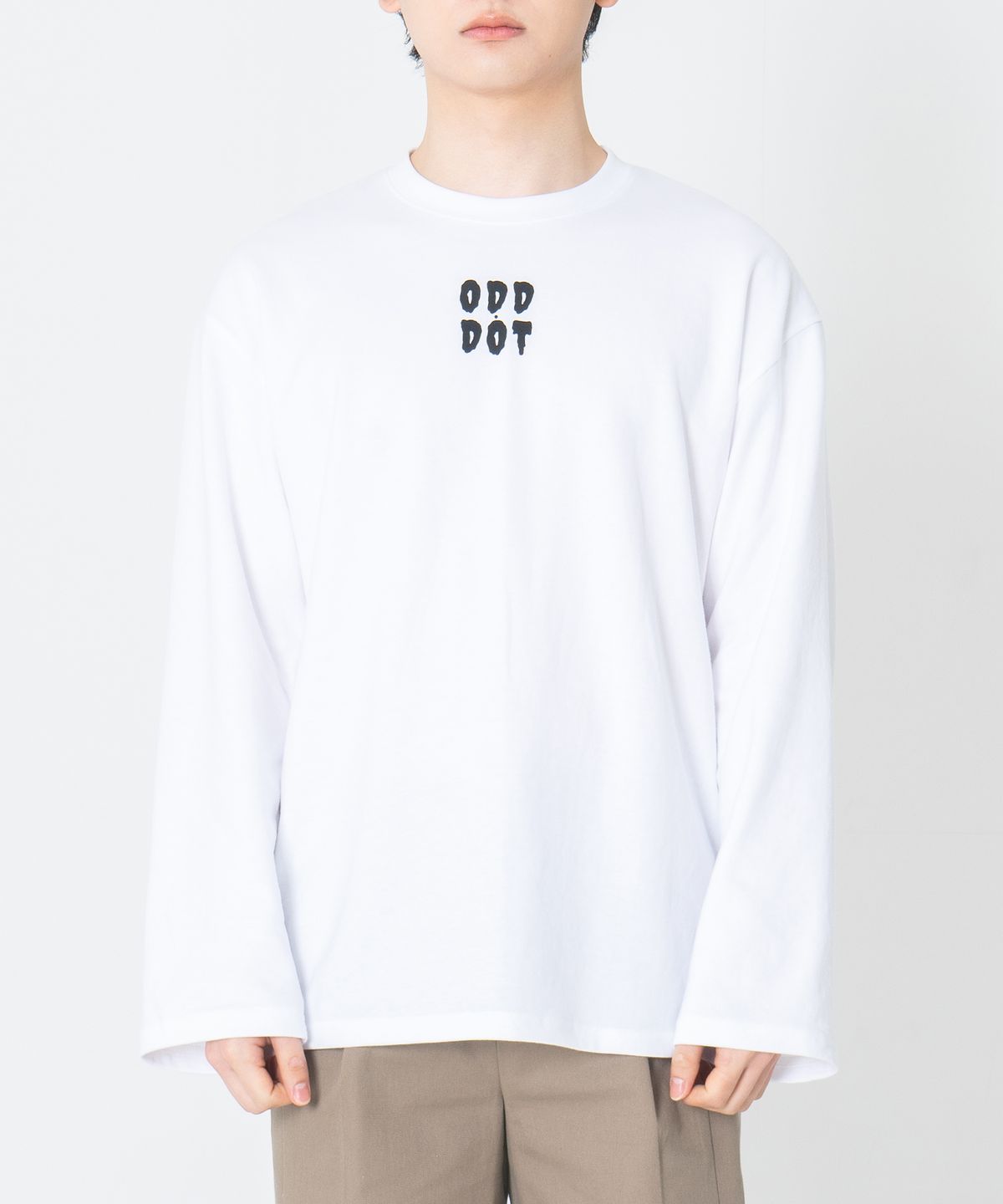 오드닷(ODD DOT) 오드 빅 로고 롱슬리브_화이트