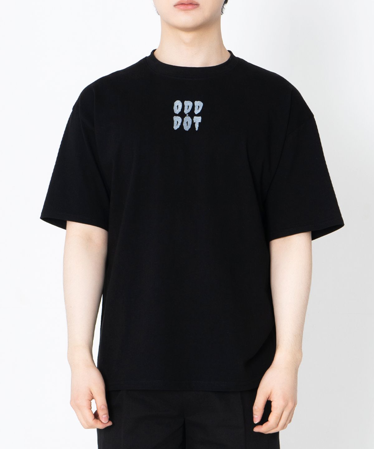 오드닷(ODD DOT) 오드 빅 로고 티셔츠_블랙
