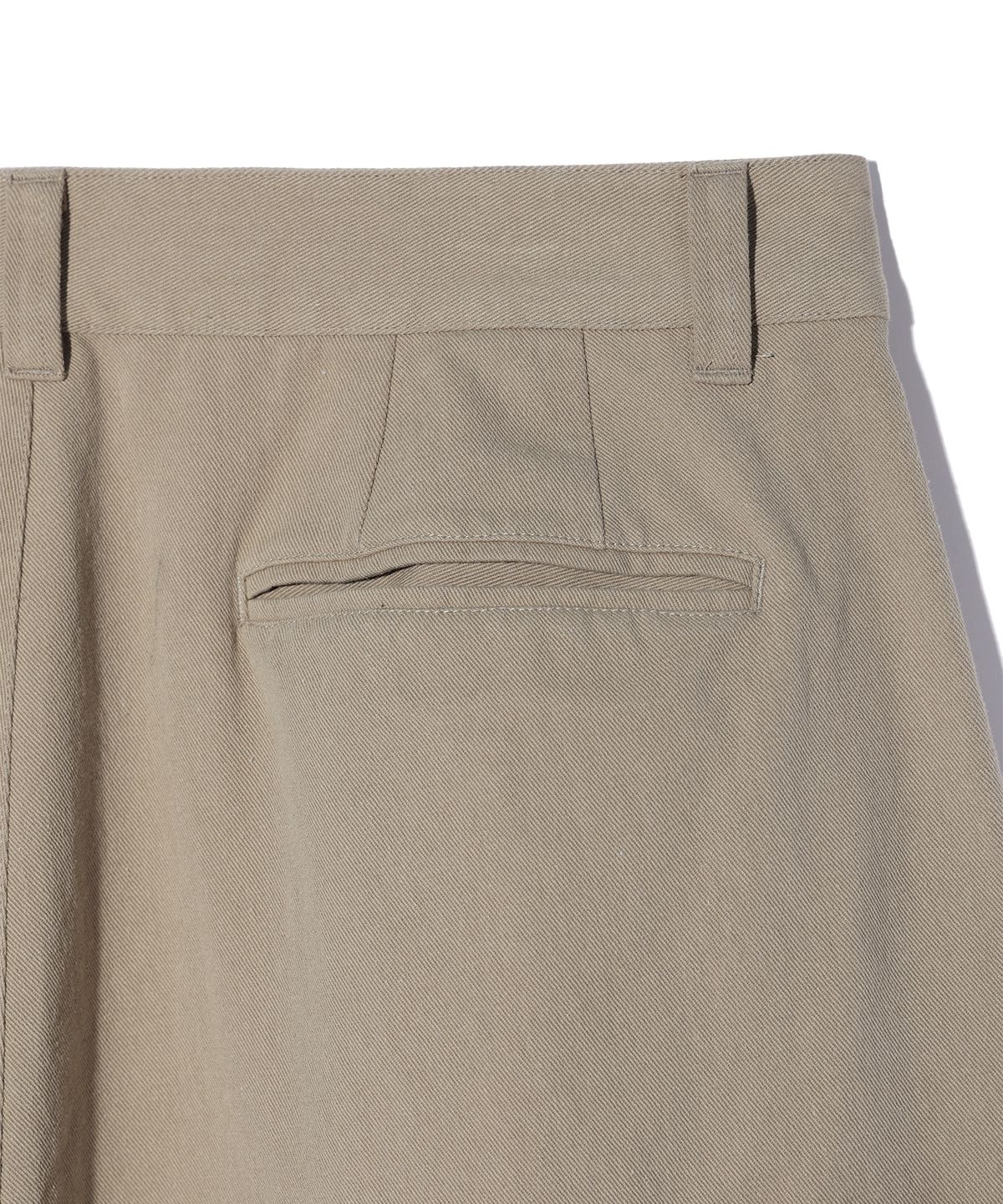 사운즈라이프(SOUNDSLIFE) Two Tuck Pocket Chino Shorts Beige