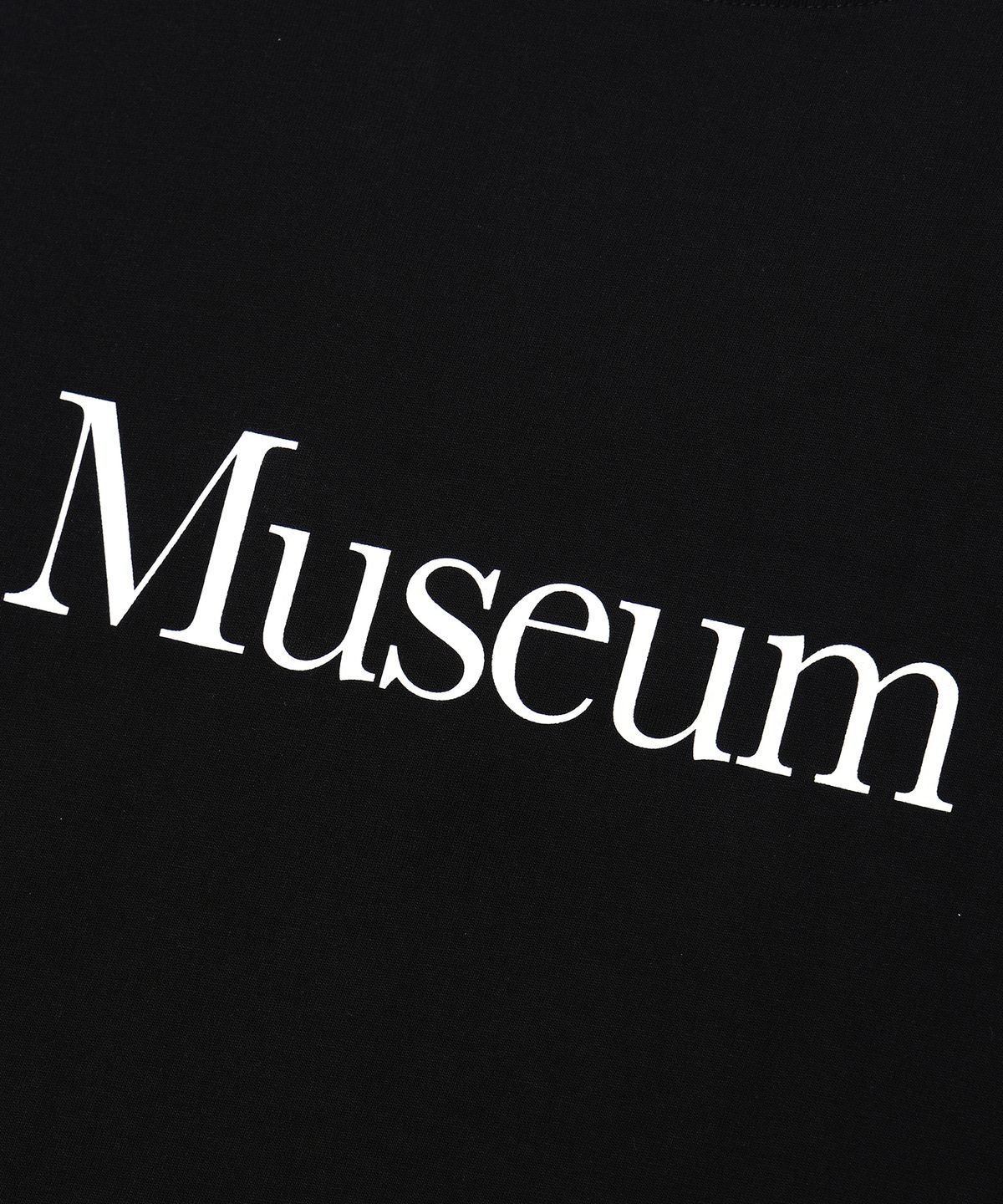 사운즈라이프(SOUNDSLIFE) Museum lettering T-Shirts Black