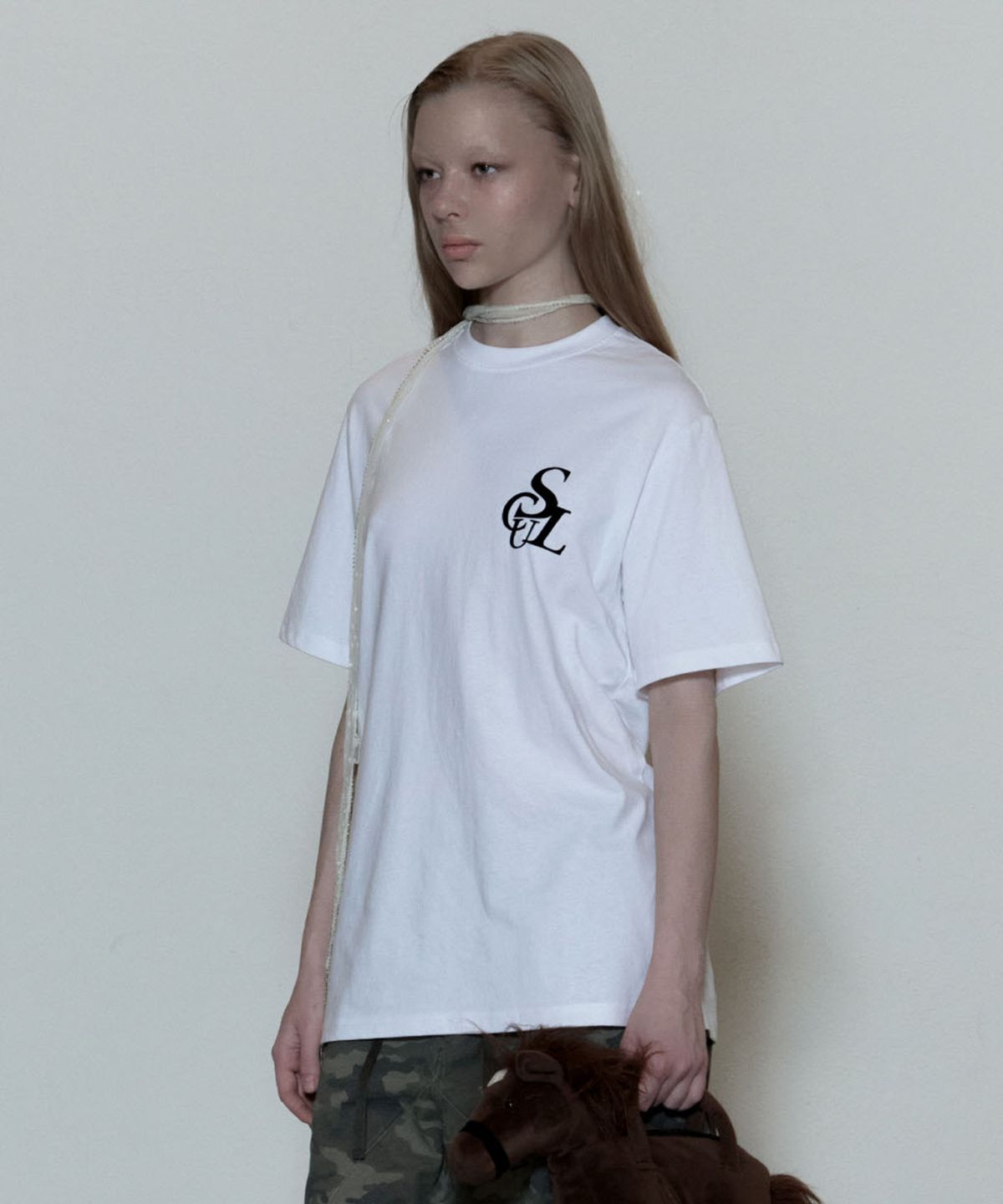 스컬프터(SCULPTOR) Flocking Symbol Logo Tee White