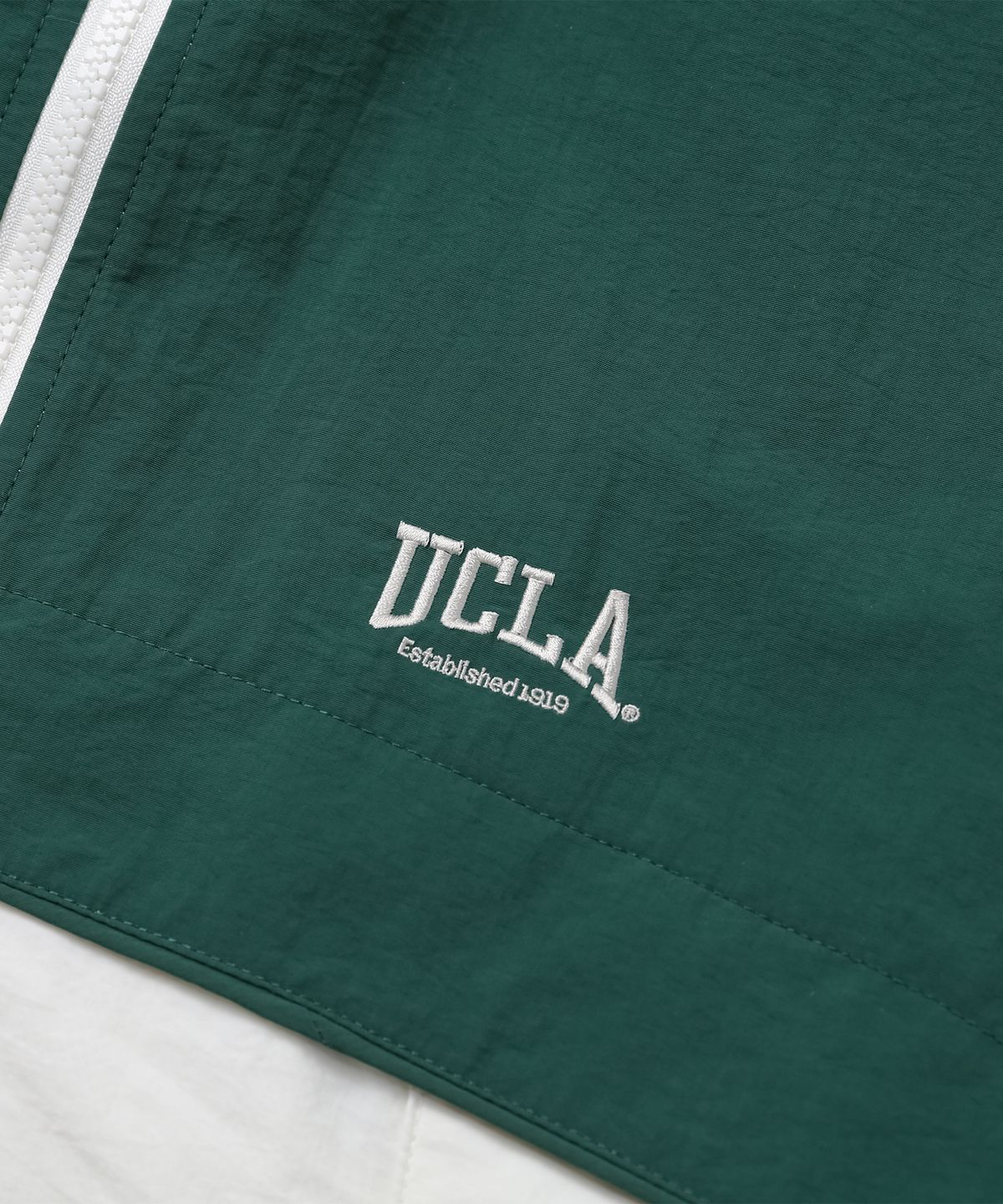 유씨엘에이(UCLA) 남여공용 컬러 블럭 윈드브레이커[DK-GREEN](UA3UJ83_68)