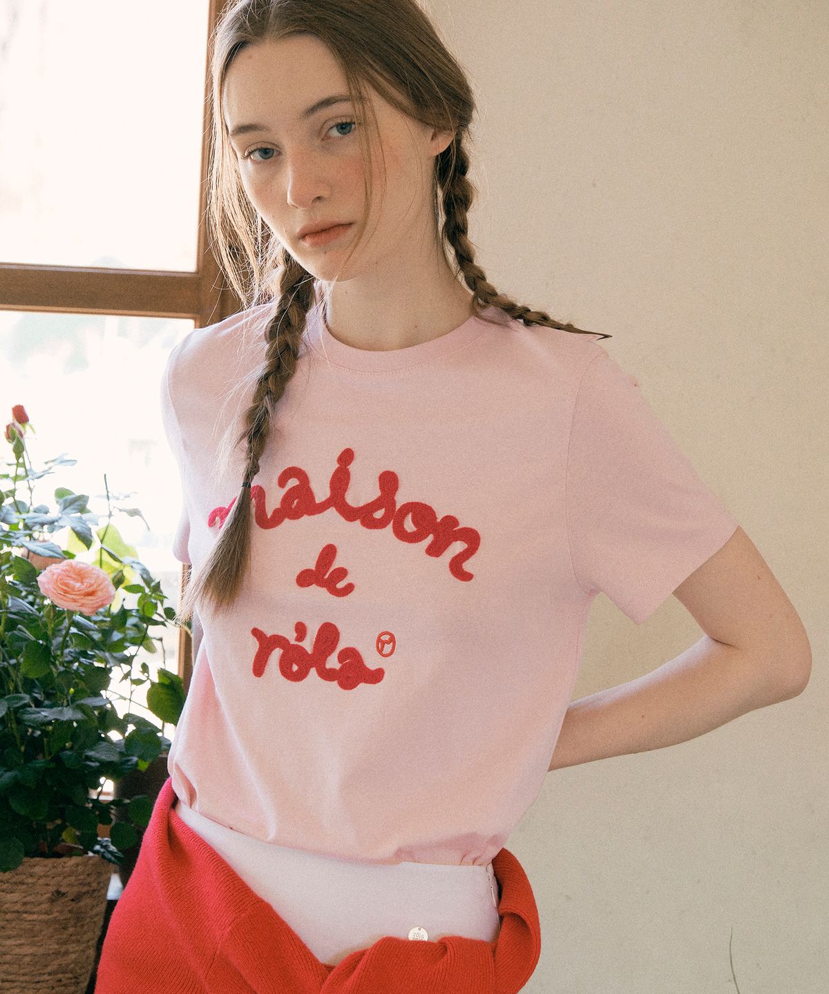 로라로라(ROLAROLA) MAISON DE ROLA EMBROIDERY T-SHIRT PINK