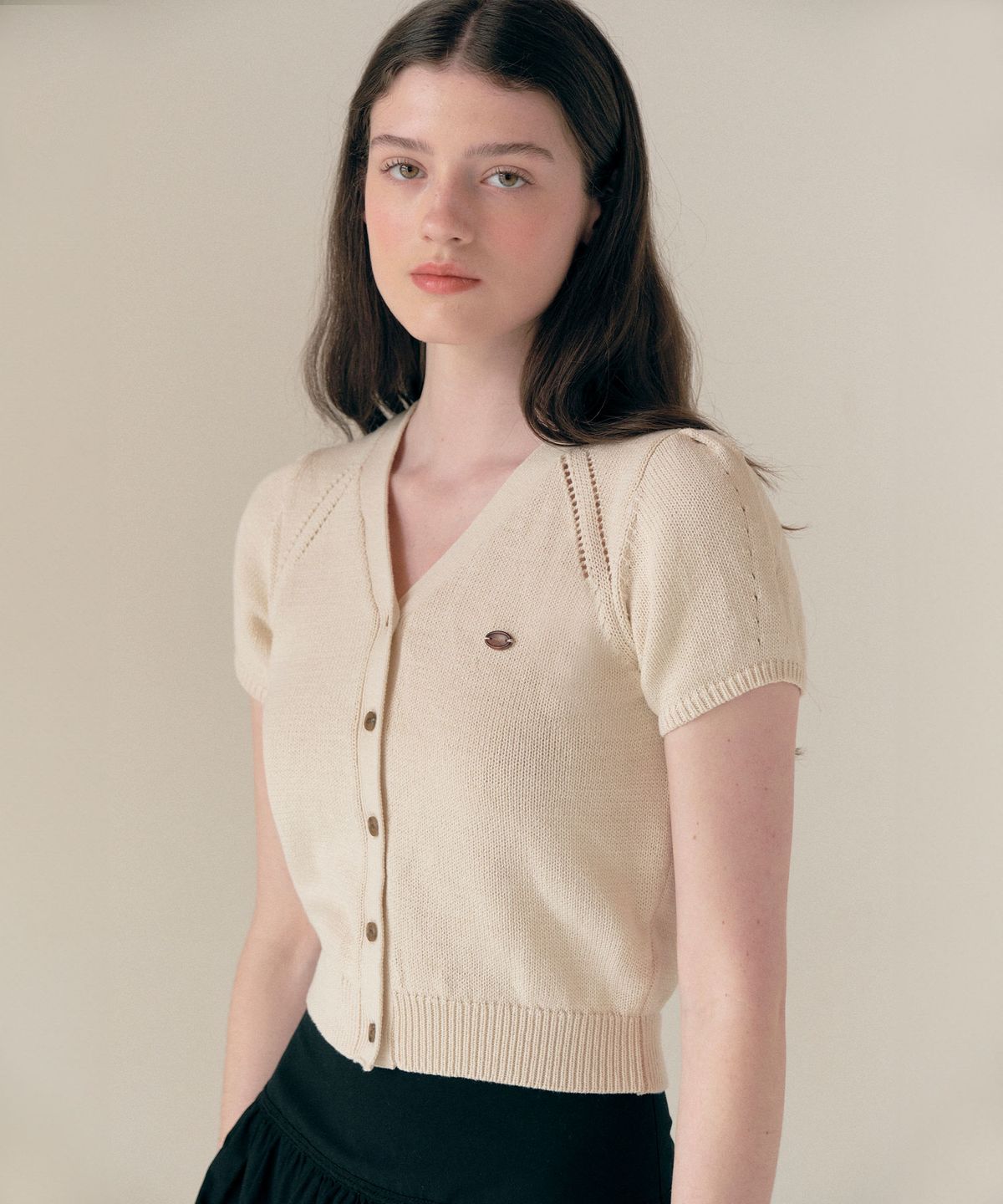 로라로라(ROLAROLA) V NECK HALF SLEEVE CARDIGAN IVORY