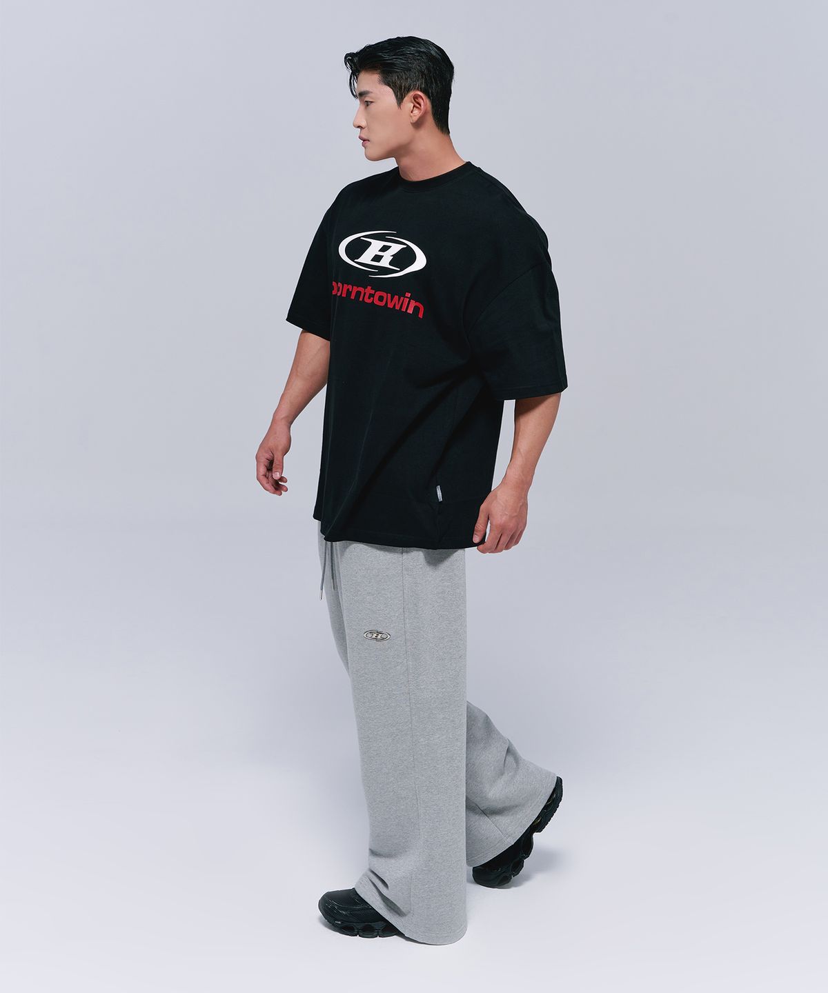 본투윈(BORN TO WIN) SYMBOL B LOGO T-SHIRTS [BLACK]