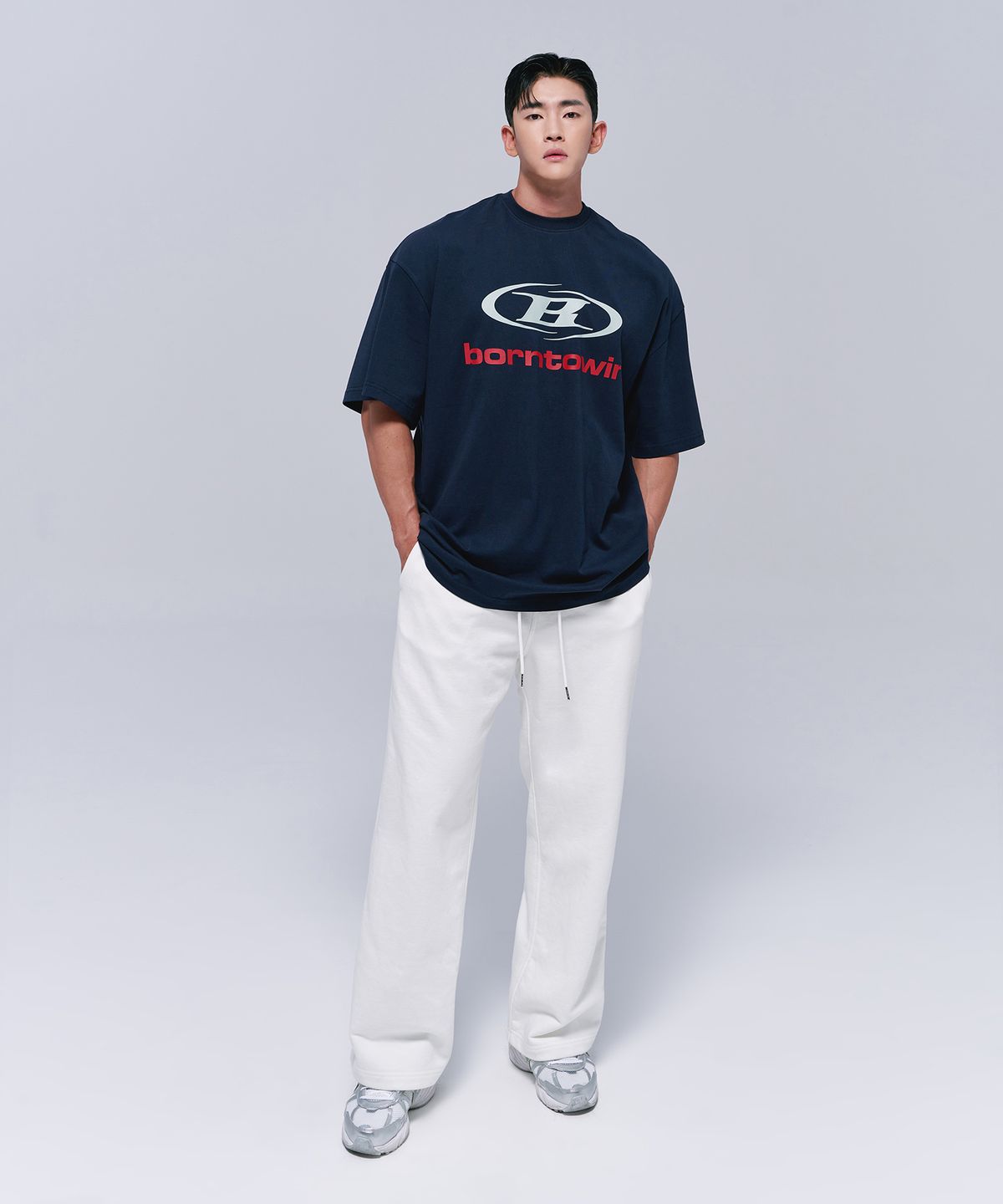 본투윈(BORN TO WIN) SYMBOL B LOGO T-SHIRTS [NAVY]