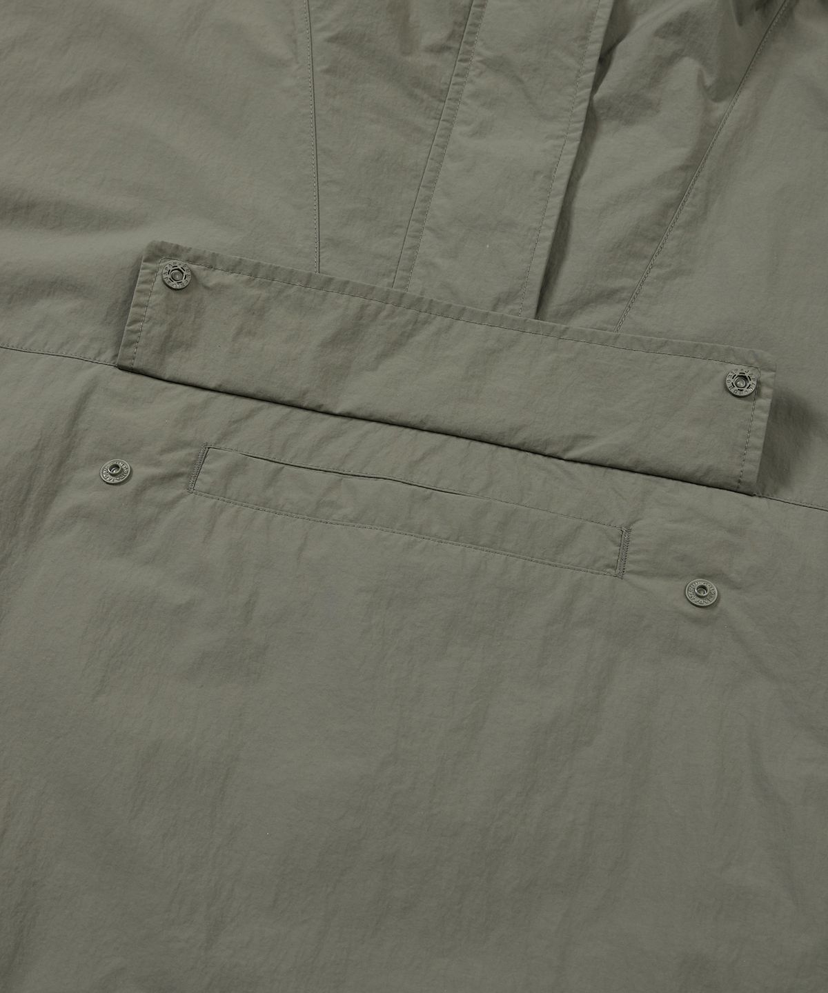 스노우피크 어패럴(SNOWPEAK APPAREL) 타슬란 여성 우븐 반팔 아노락 Olive (S24MWLAN51)