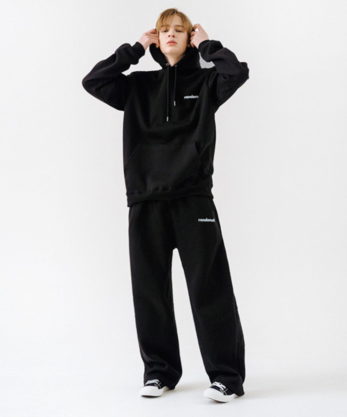 랜덤오프(RANDOMOFF) BASIC LOGO MINI 와이드 트레이닝팬츠 [블랙]