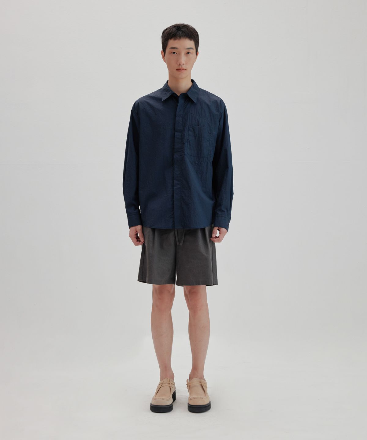 넌블랭크(NONBLANK) 와이드 핏 린넨 하프 팬츠_DARK GREY