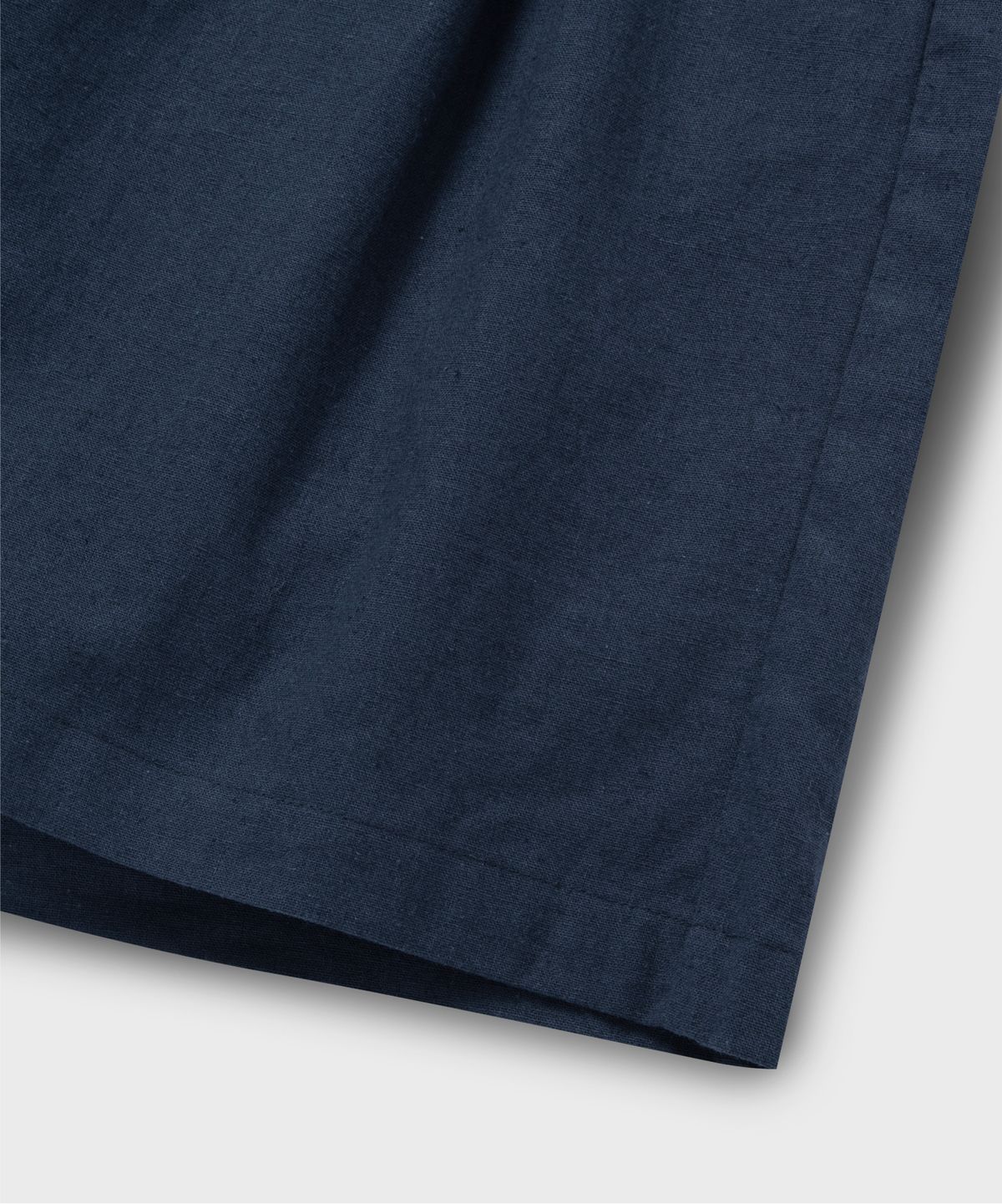 넌블랭크(NONBLANK) 와이드 핏 린넨 하프 팬츠_BLUE NAVY
