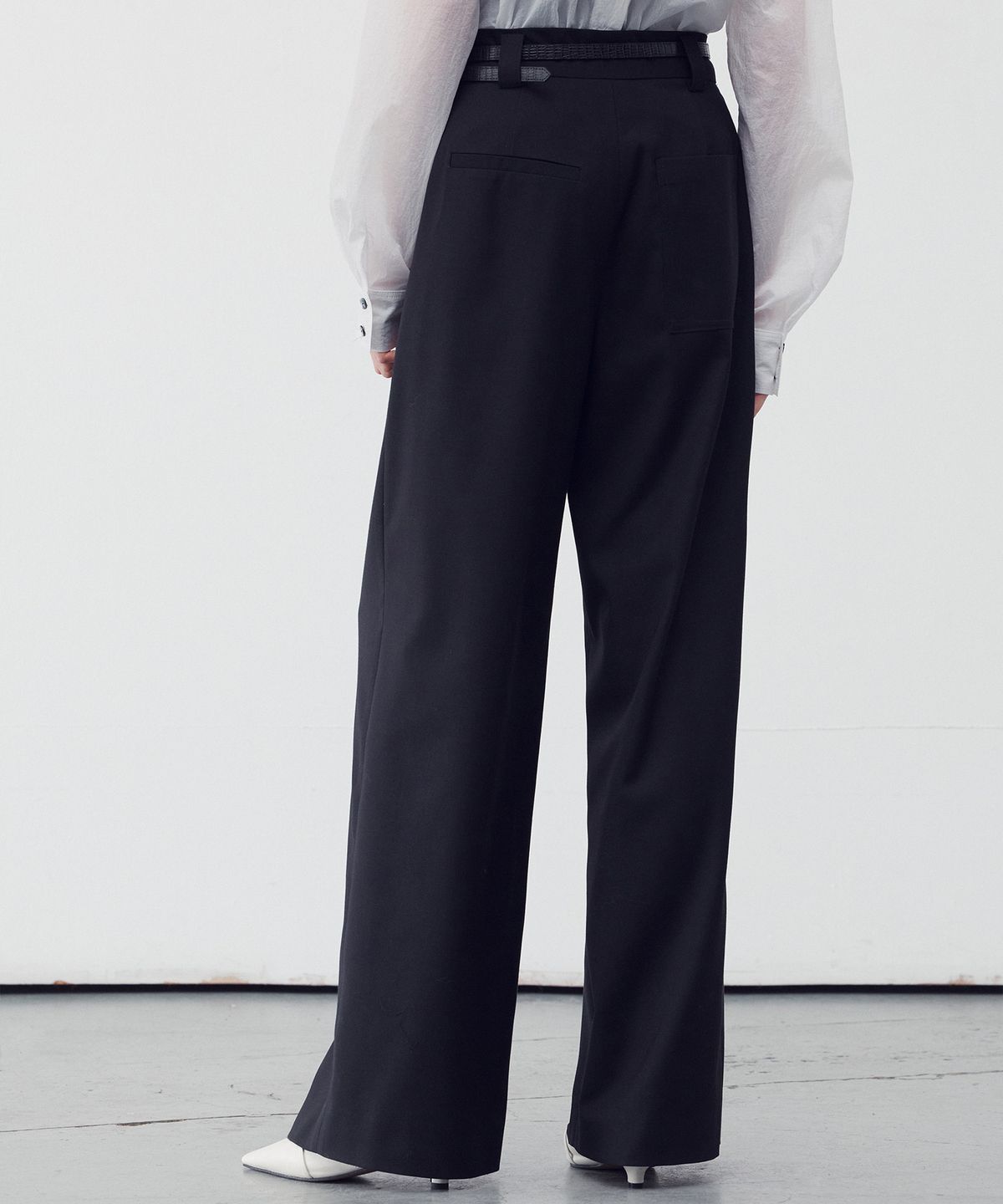 리이(RE RHEE) BELT WAIST DETAIL WIDE LEG TROUSERS BLACK