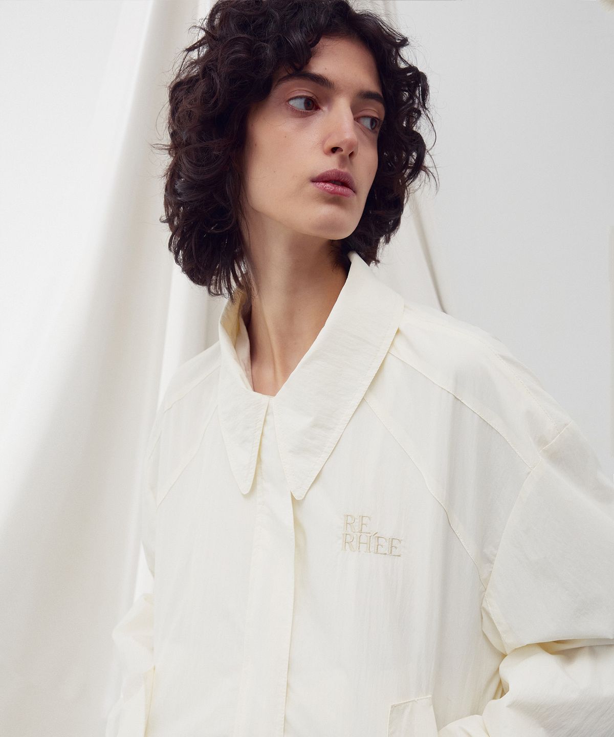 리이(RE RHEE) LOGO-EMBELLISHED BOMBER JUMPER LEMON