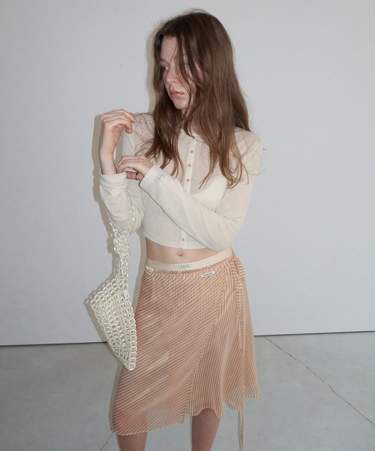 오버듀플레어(OVERDUEFLAIR) SOFT MINI CARDIGAN_CREAM