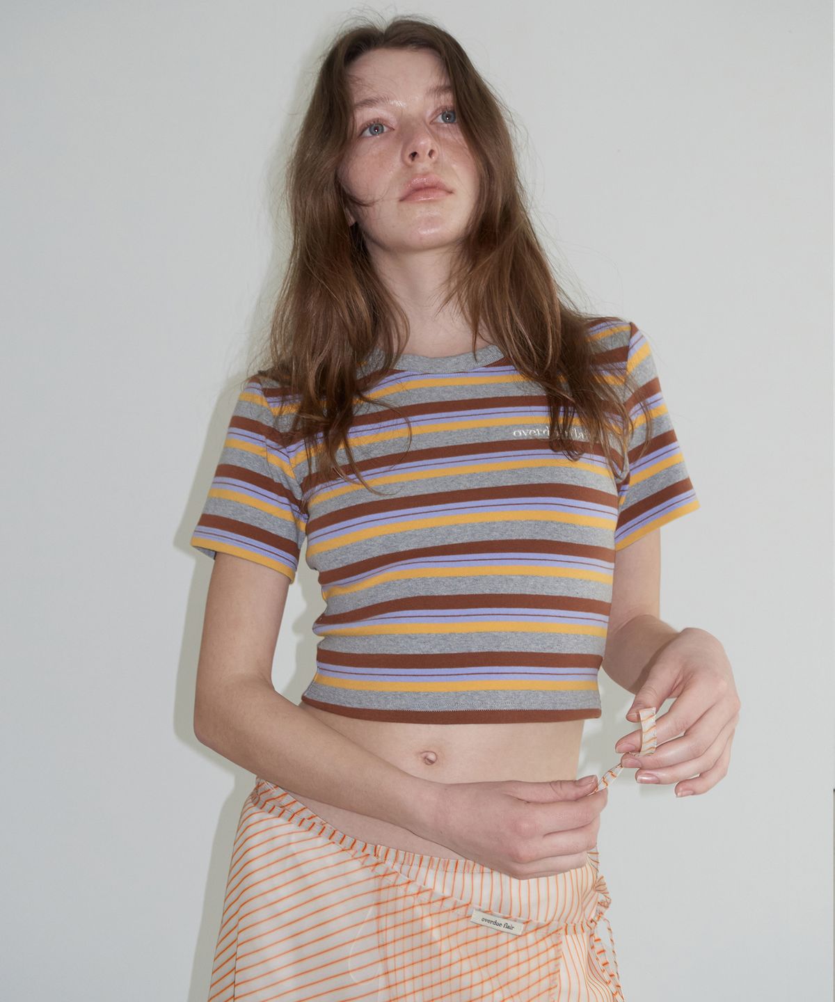 오버듀플레어(OVERDUEFLAIR) STRIPE CROP T-SHIRT_MELANGE GREY