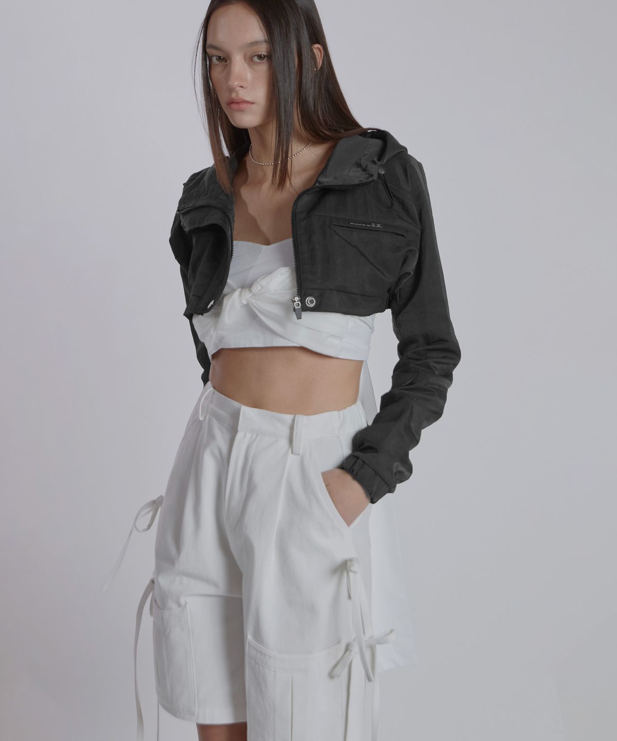 진주유즈(JINJUSE) STRAP POCKET BERMUDA PANTS[WHITE]
