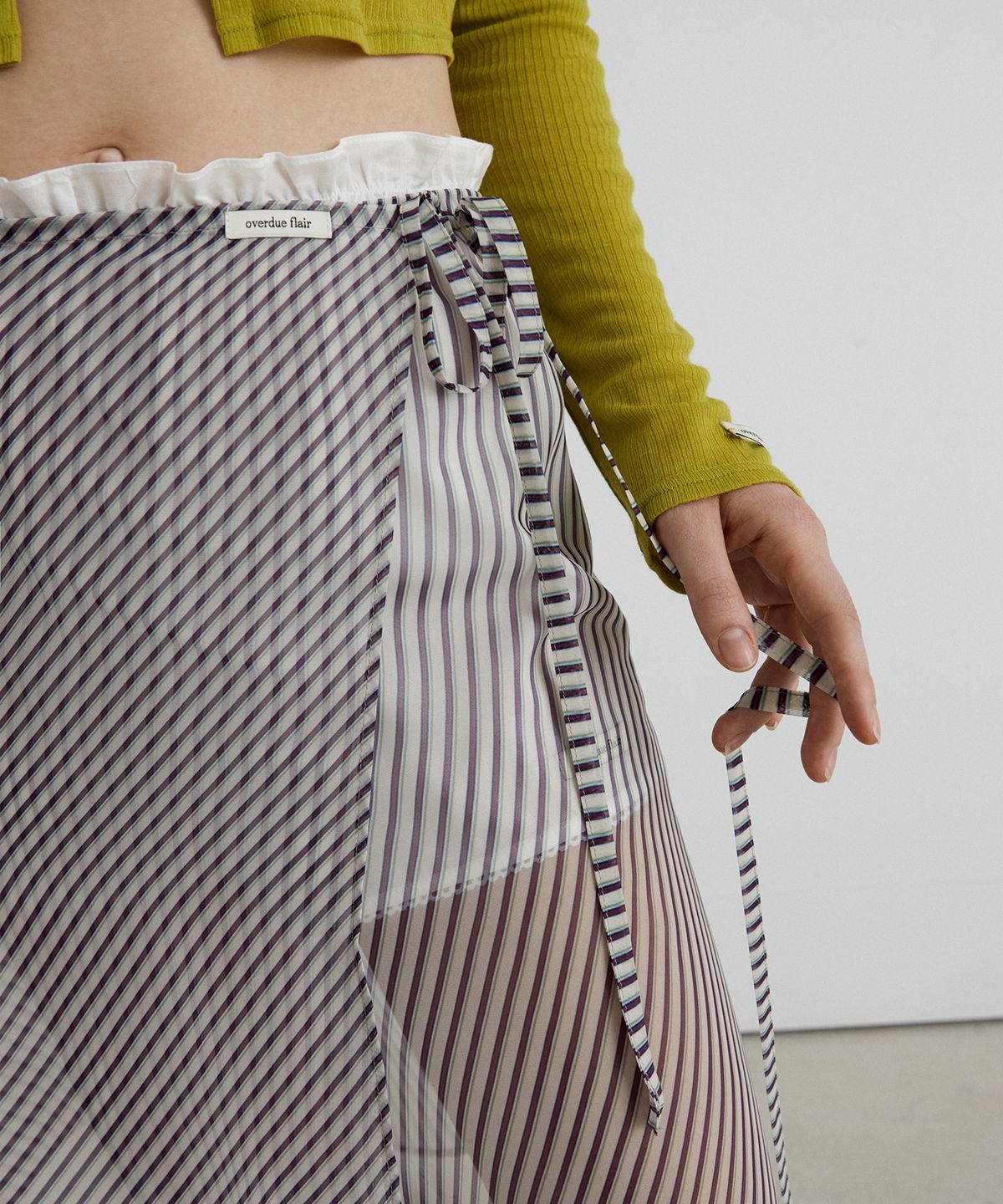 오버듀플레어(OVERDUEFLAIR) STRIPE WRAP SKIRT_NAVY