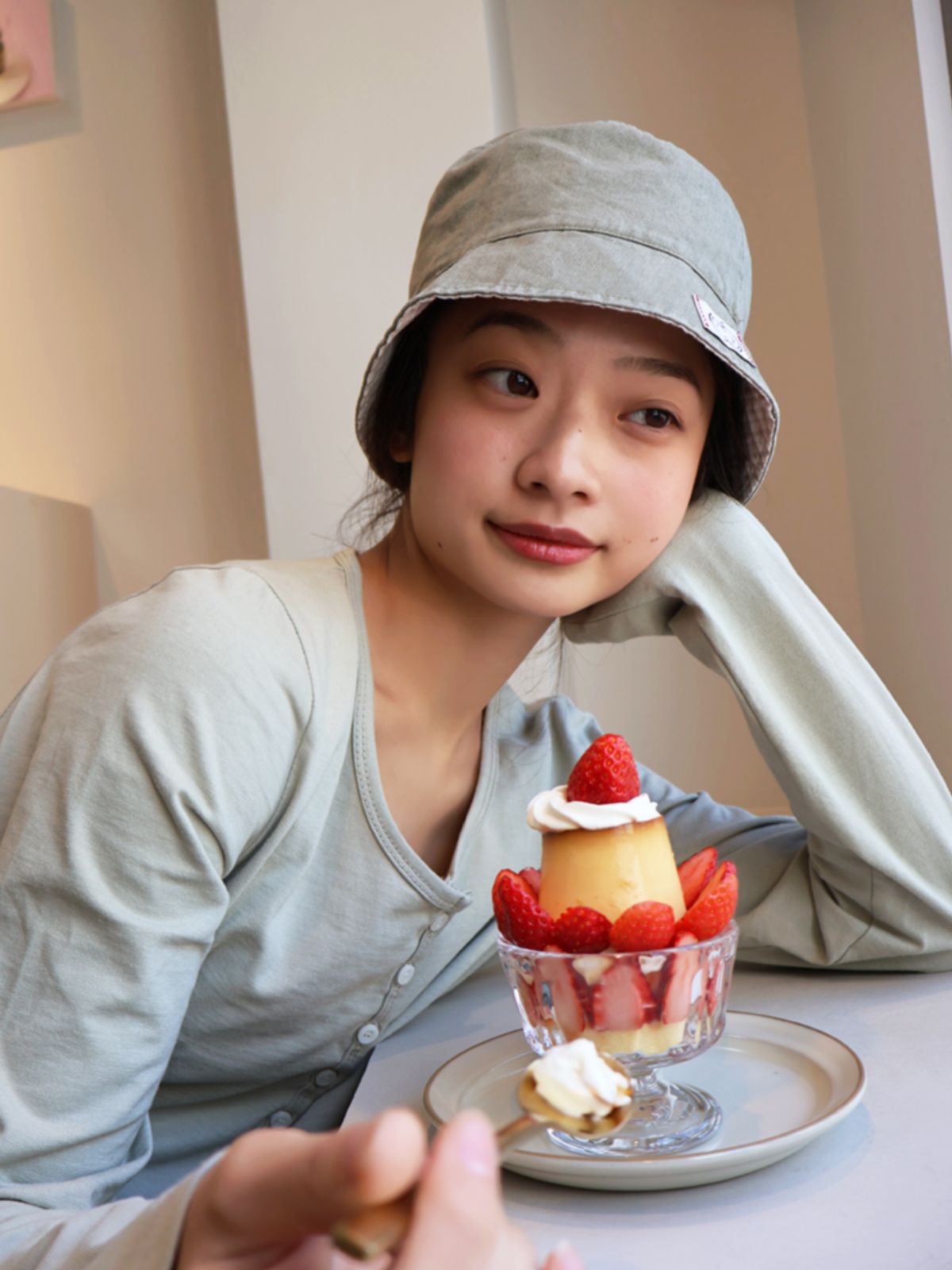 콜로신스(COLOCYNTH) Navi Reversible Bucket Hat Khaki•Check Light Brown
