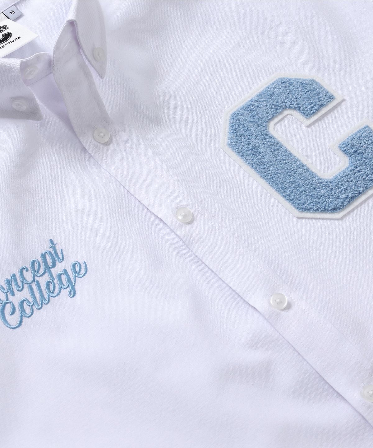 컨셉트컬리지(CONCEPTCOLLEGE) 스카이블루 C 패치 화이트 옥스퍼드 반팔 셔츠 [남녀공용]