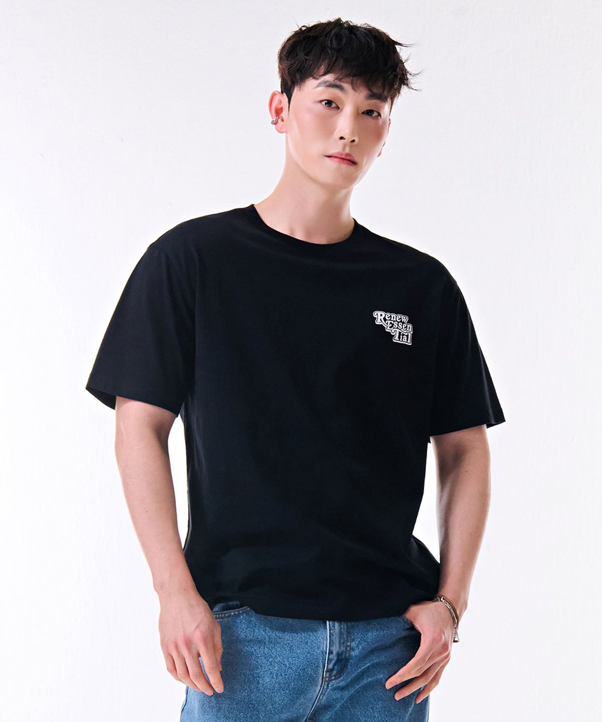 체이스컬트(CHASECULT) 공용 가슴 그래픽 반팔 티셔츠-DBZU5801C03