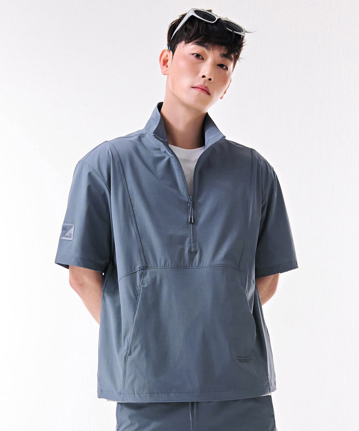 체이스컬트(CHASECULT) 남성 스트레치 하이넥 반팔 아노락-DBRK5822D0N