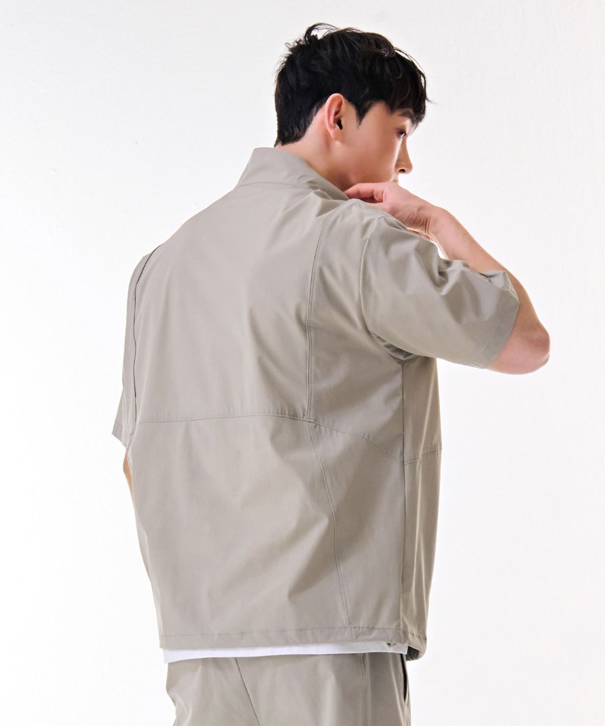 체이스컬트(CHASECULT) 남성 스트레치 하이넥 반팔 아노락-DBRK5822D0X