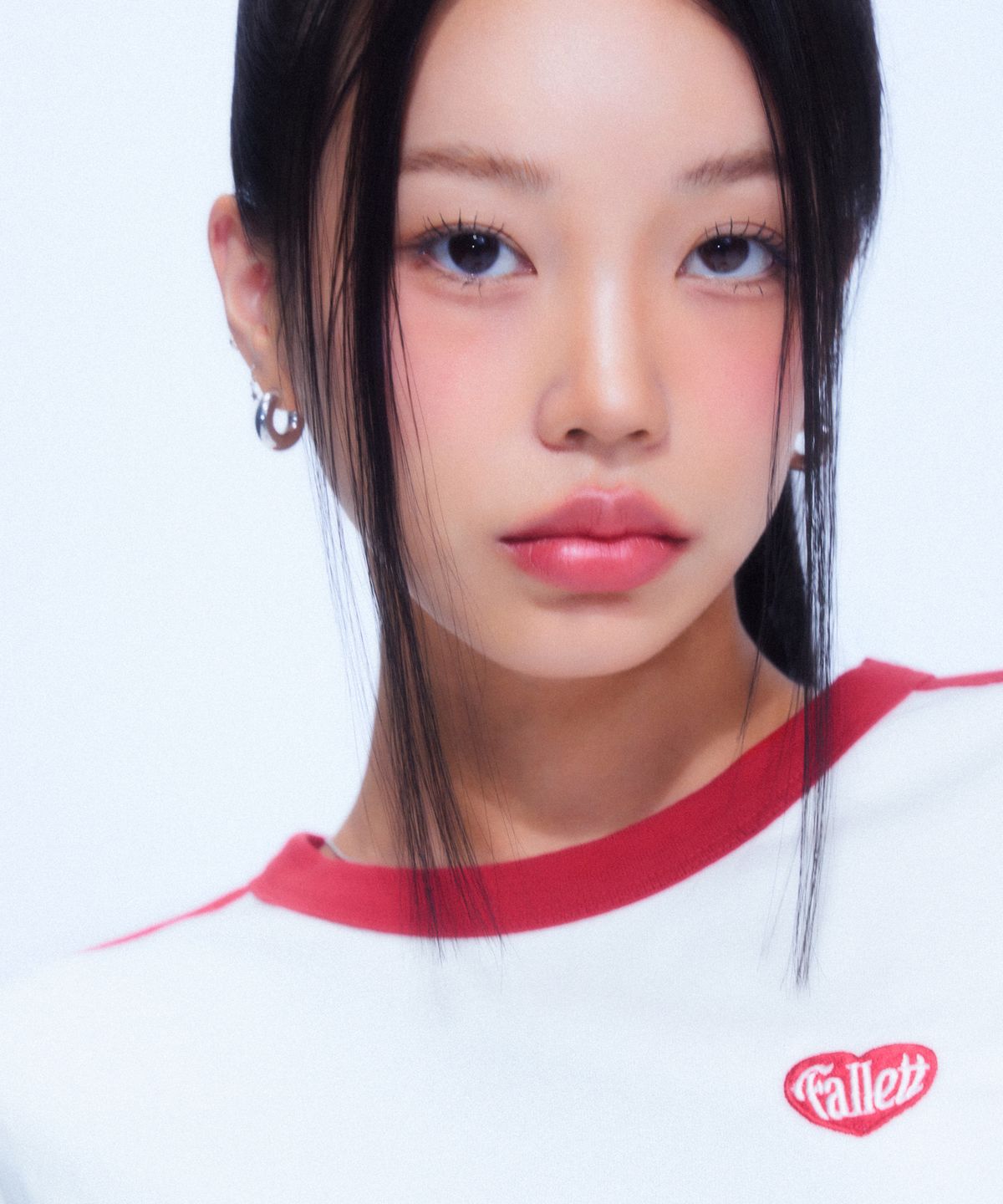 팔렛(FALLETT) 하트 엠블럼 링거 반팔티 레드