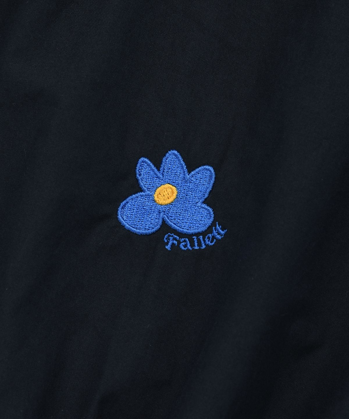 팔렛(FALLETT) 플라워 와펜 크롭 반팔 셔츠 네이비