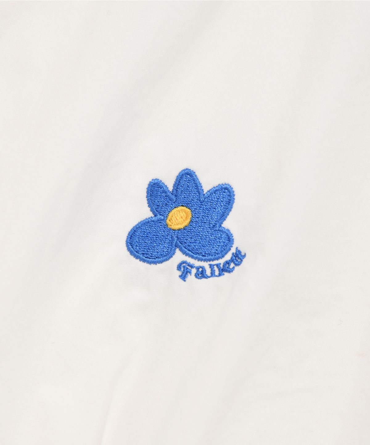 팔렛(FALLETT) 플라워 와펜 크롭 반팔 셔츠 화이트