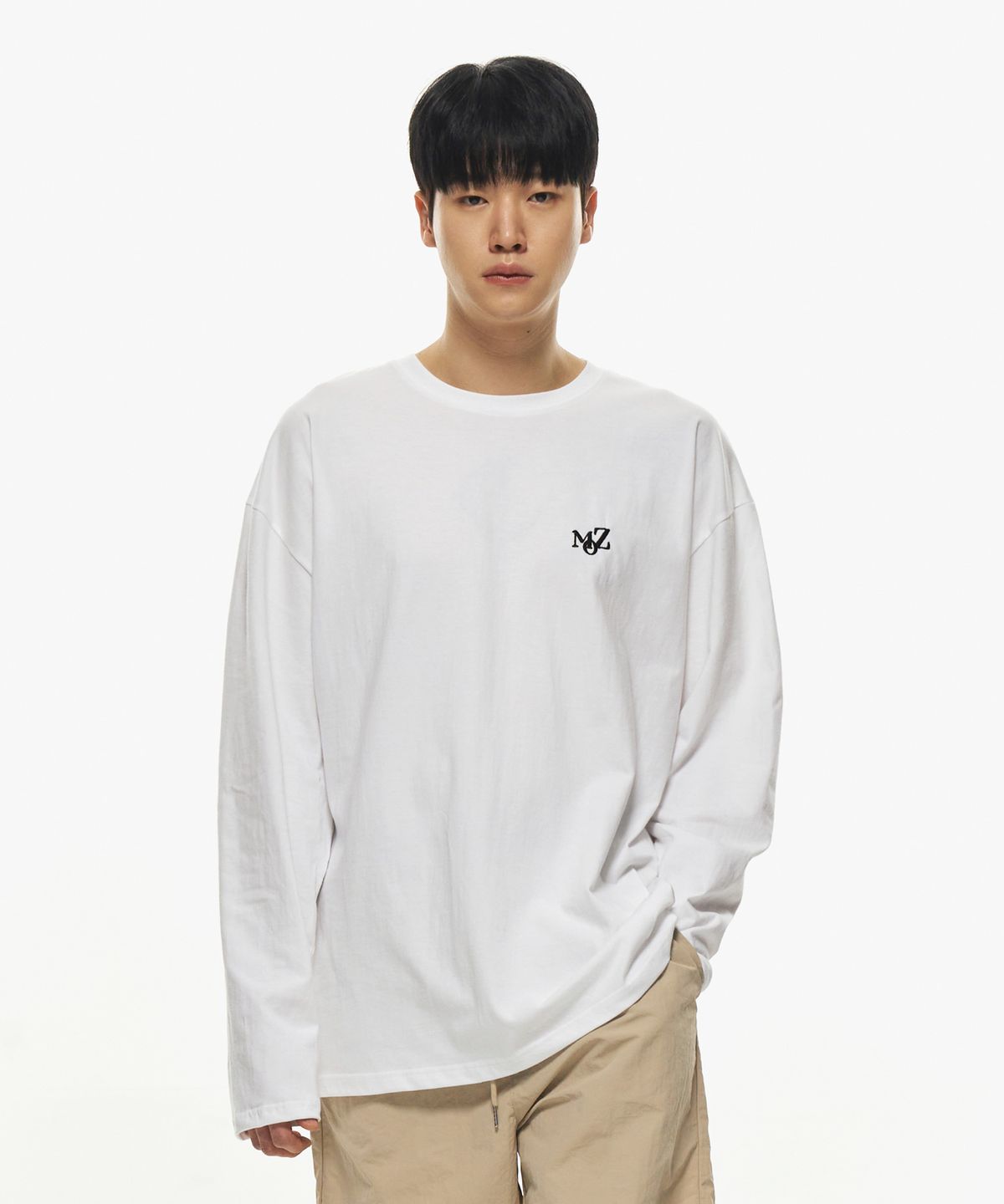 모즈모즈(MOZMOZ) [2PACK] 20s 자수 오버핏 긴팔티셔츠
