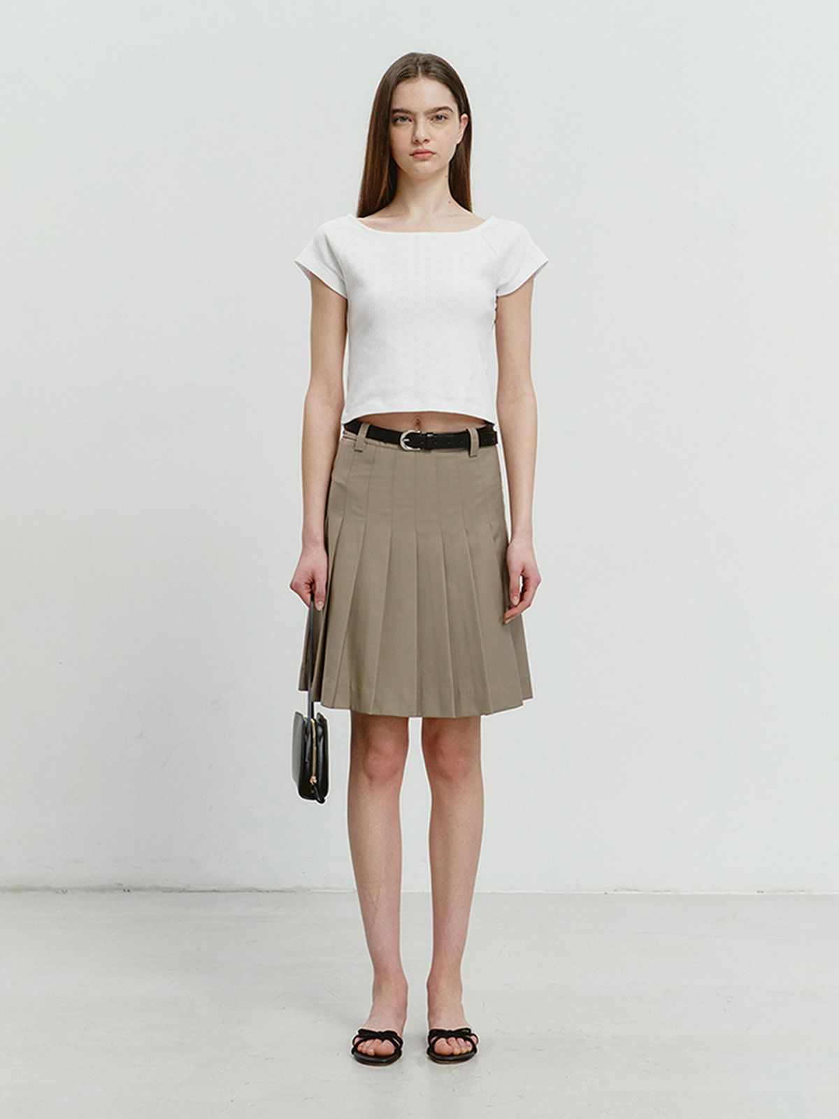 던스트(DUNST) MIDI PLEATS SKIRT LIGHT KHAKI_UDSK4B226K1