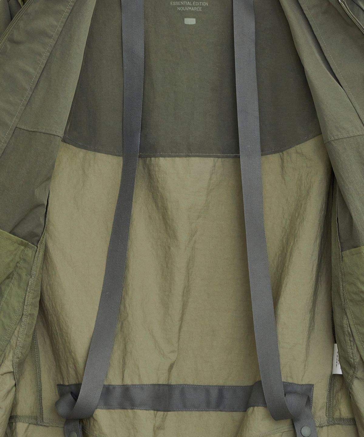 이이(EE) DETACHABLE WINDBREAKER OLIVE