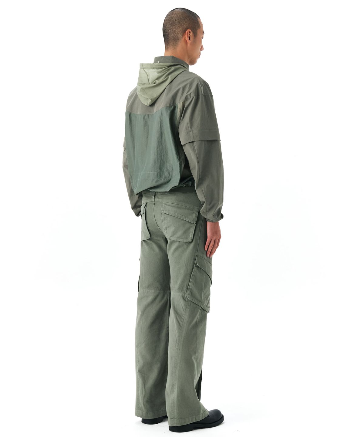 이이(EE) DETACHABLE WINDBREAKER OLIVE