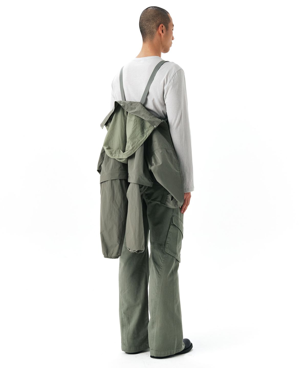 이이(EE) DETACHABLE WINDBREAKER OLIVE