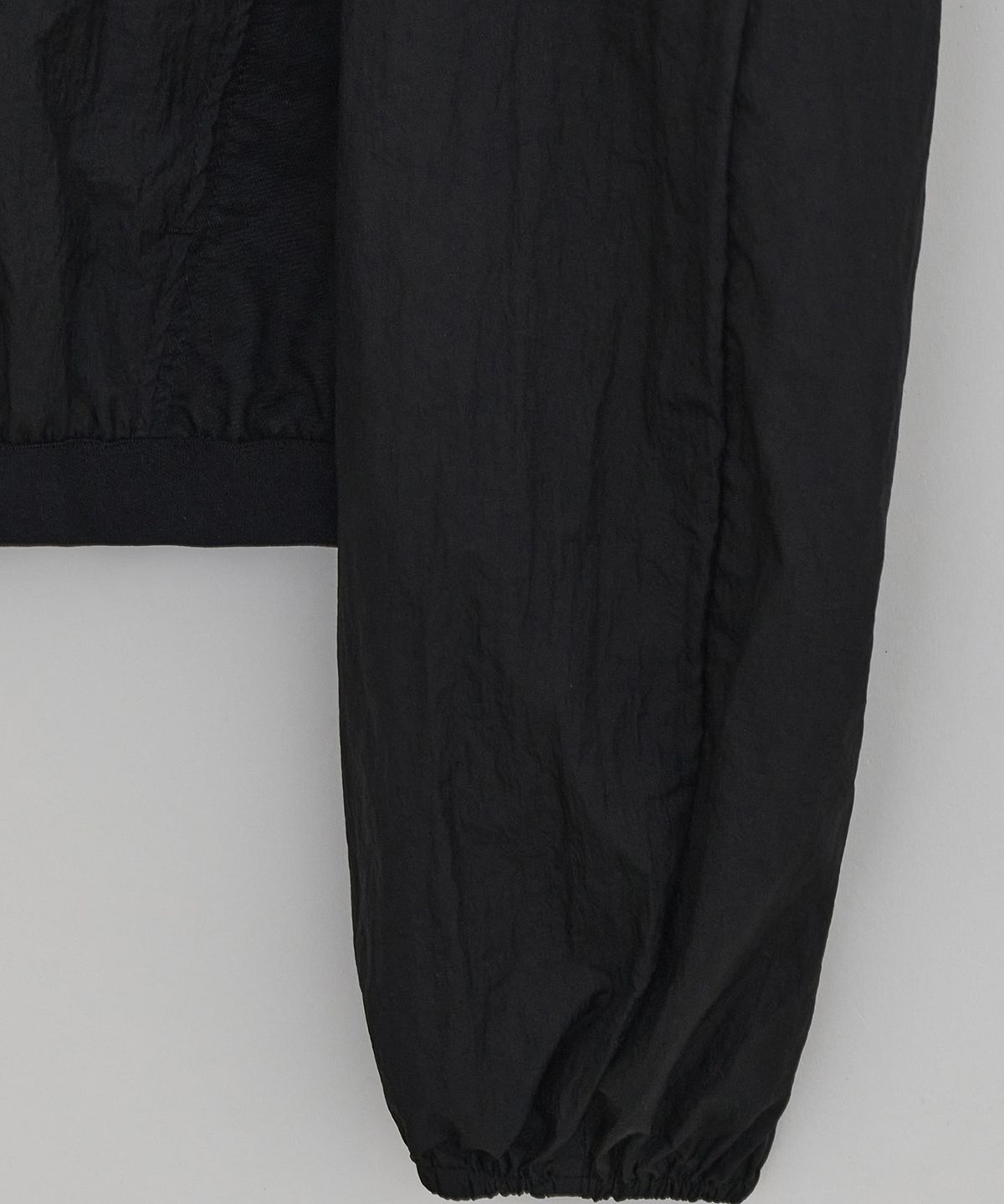 이이(EE) WOMENS DETACHABLE WINDBREAKER BLACK