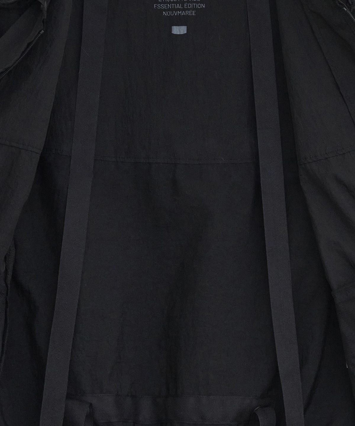이이(EE) WOMENS DETACHABLE WINDBREAKER BLACK
