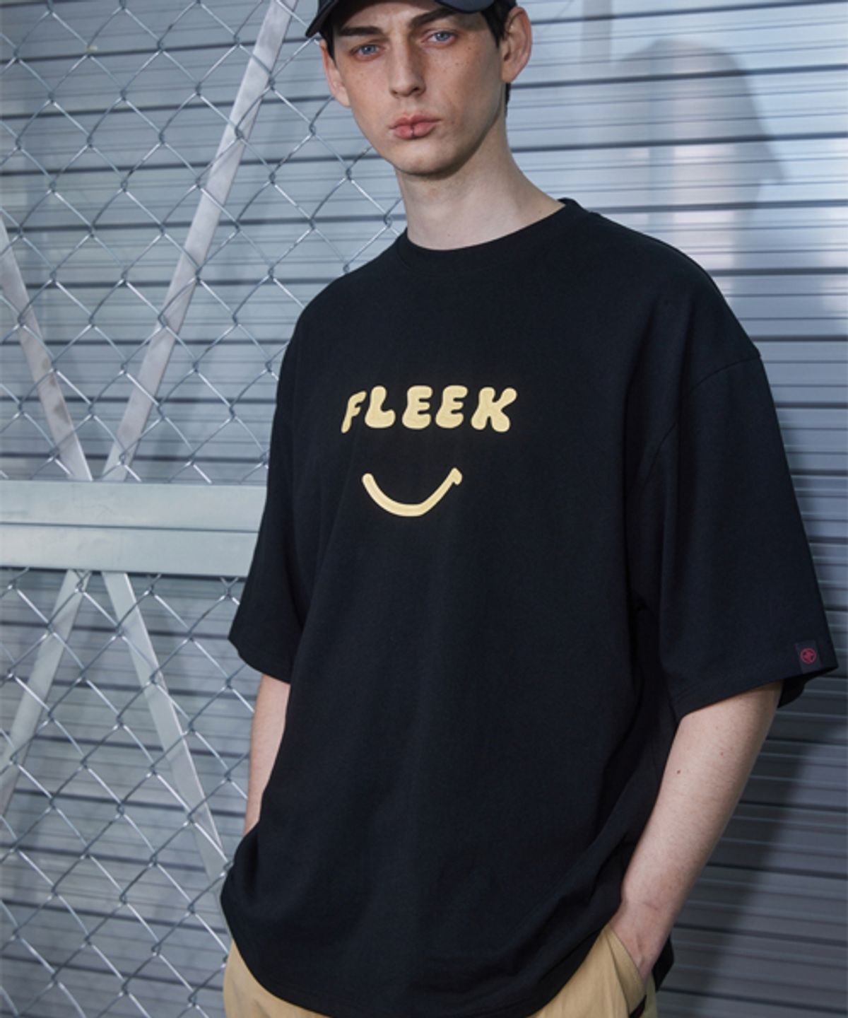 왕관(WANGGWAN) Fleek 오버핏 반팔티셔츠 (블랙)