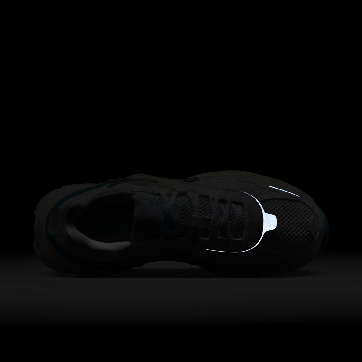 나이키(NIKE) V2K 런 W - 화이트:코코넛 밀크:서밋 화이트:더스티 캑터스 / FD0736-105