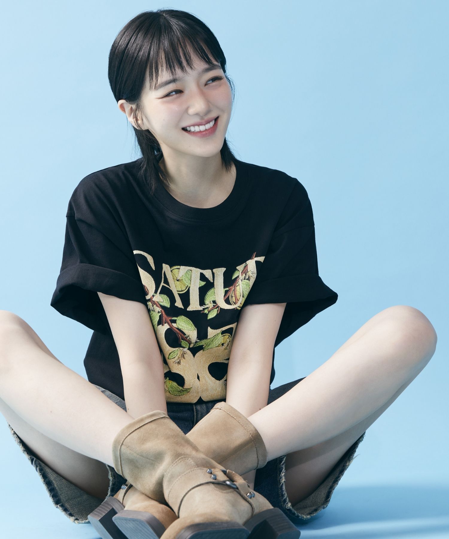 ★送料・関税込★SATUR★Apero Leaf Graphic T-Shirt★ SATUR] Apero Leaf Graphic T-Shirt