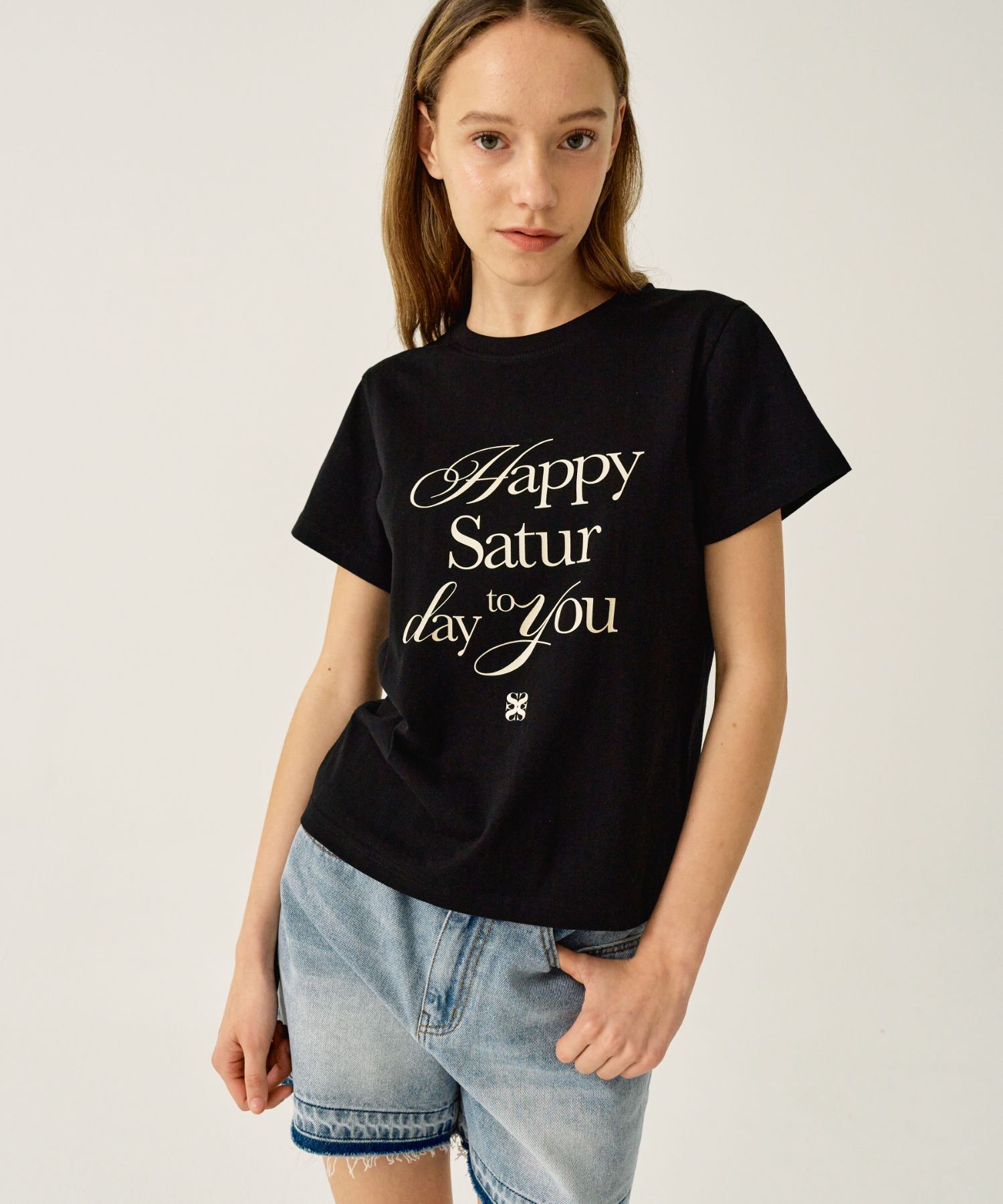 ★ SATUR ★HAPPY SATURDAY TYPO GRAPHIC T-SHIRT MUSINSA | SATUR Happy Saturday typo graphic short-sleeved T