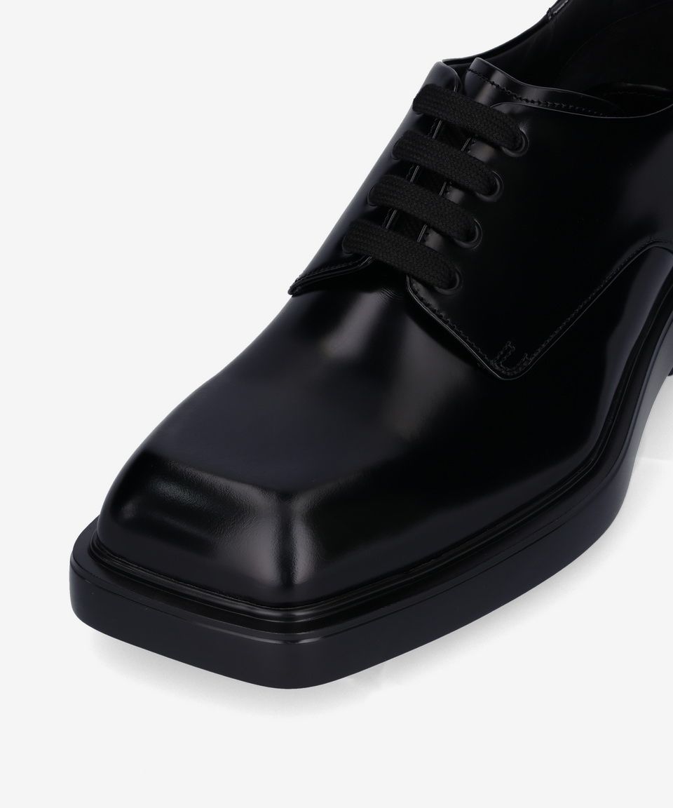 MUSINSA公式 | PRADA スクエアトウ起毛レザー ダービーシューズ