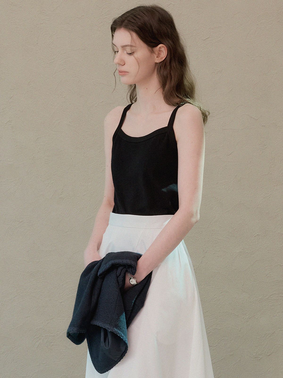 모멧(MOMET) 니키 펀칭 면 나시 블랙
