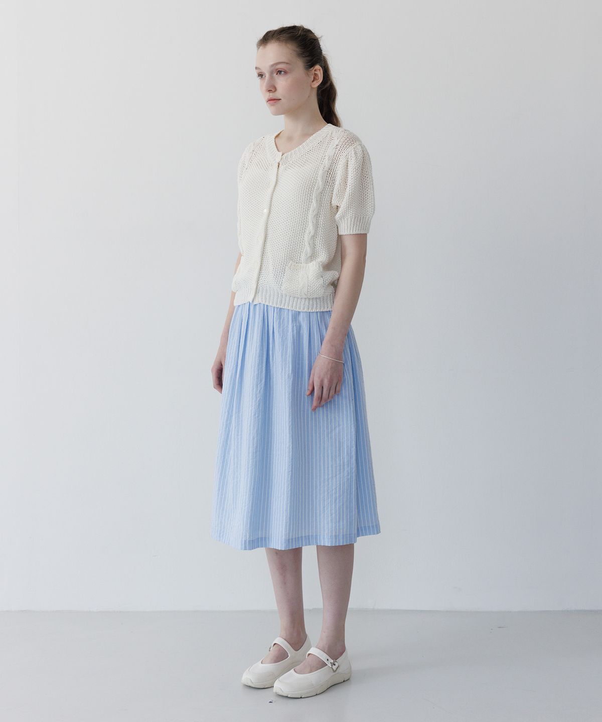 튜드먼트(TTUDEMENT) HALF SLEEVE CABLE CARDIGAN IVORY