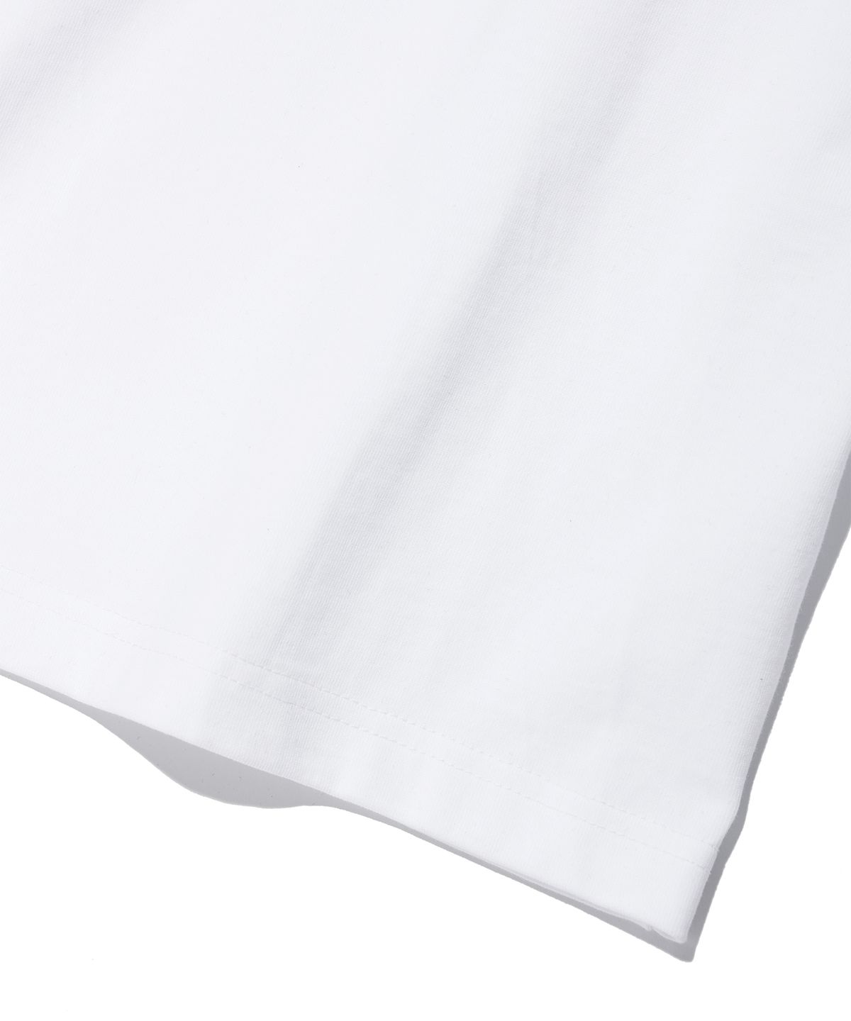 이에이(IEY) DOT LOGO T-SHIRTS White