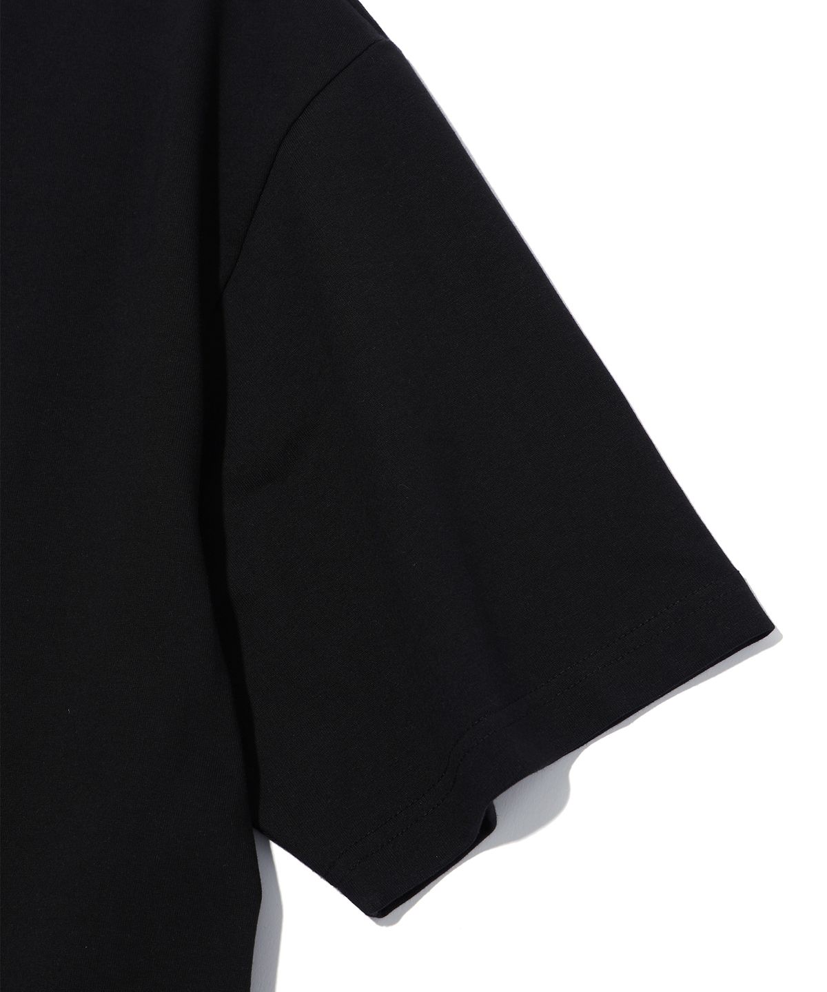 이에이(IEY) DOT LOGO T-SHIRTS Black