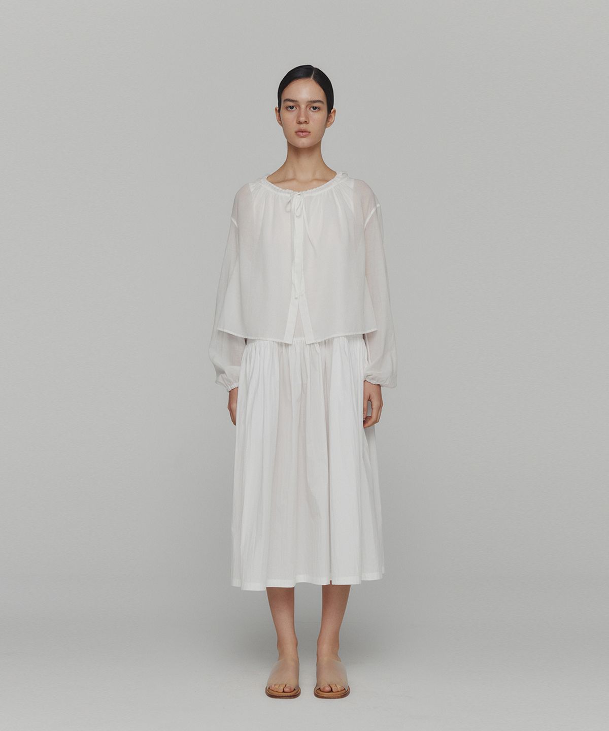 아모멘토(AMOMENTO) SHEER SHIRRING HOODED BLOUSE_WHITE