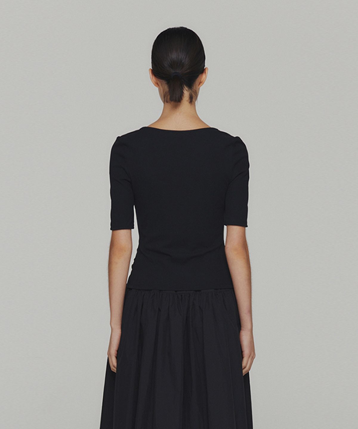 아모멘토(AMOMENTO) RIBBED BUTTON CARDIGAN TOP SET_BLACK